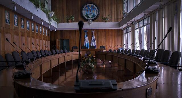 Se suprime el título de pontificia