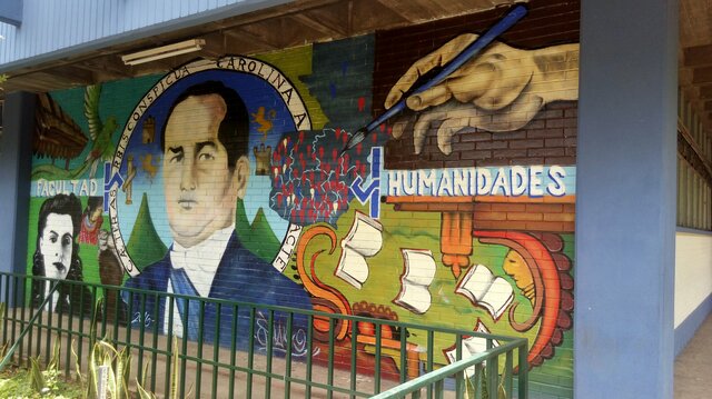 La universidad recobra su nombre original "Universidad de San Carlos de Guatemala"