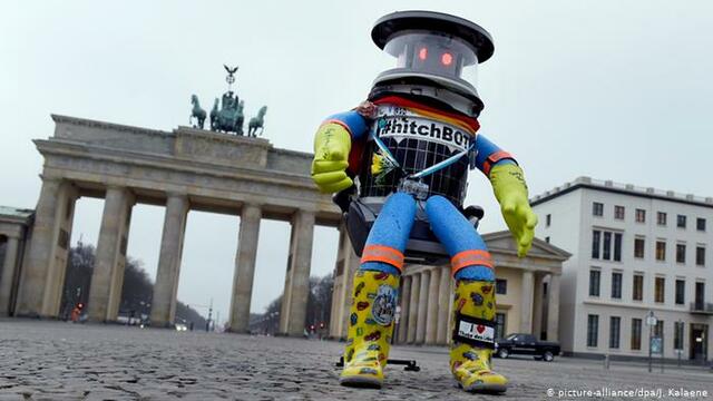 HitchBOT