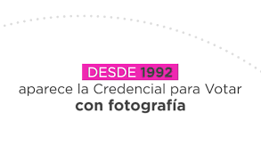La presentación de la credencial de electoral con fotografía.