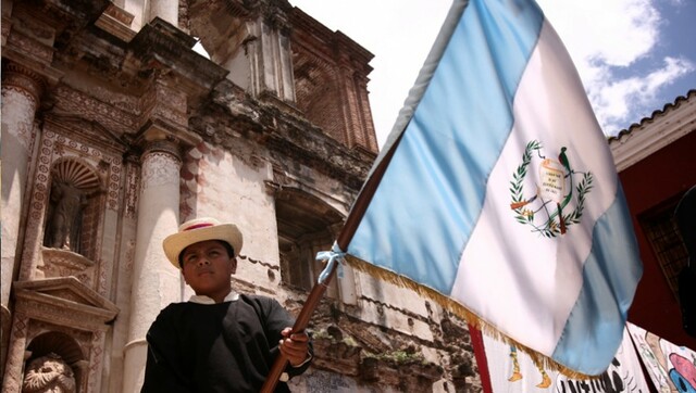 La universidad se le suprime el título de pontificia