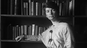 Margaret Sanger opens the first birth control clinic