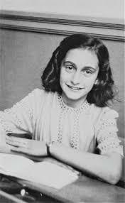 NASCE ANNA FRANK