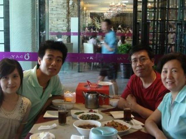 U Birthday~with my parents and we live together 1 year