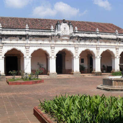 Timeline: Historia de la Universidad de San Carlos de Guatemala.