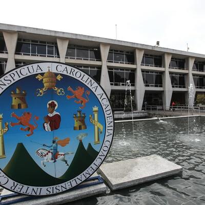 Timeline: Historia de la Universidad de San Carlos de Guatemala y Facultad de Ciencias Médicas