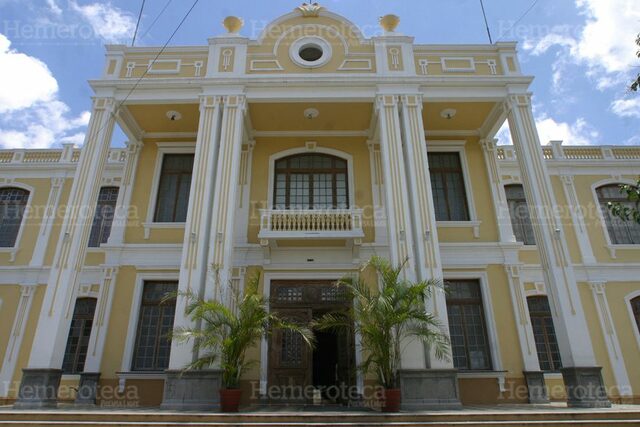 Edificio escuela de Medicina