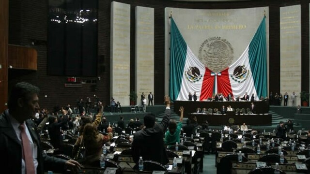 Reforma: El Código Federal de Instituciones y Procedimientos Electorales otorgó al IFE 53 atribuciones