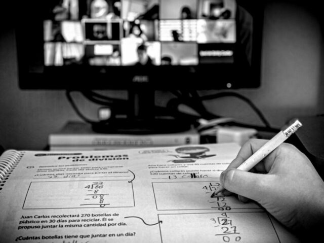 AMÉRICA: En Brasil, comenzó la difusión de Internet en las instituciones de enseñanza superior.