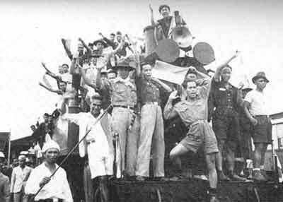 Belanda dan Inggris mengadakan perundingan damai dan menyatakan bahwa wilayah Indonesia dikembalikan sebagai jajahan Belanda.