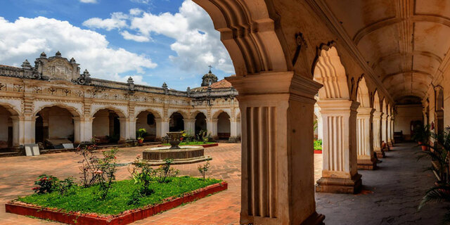 La Universidad abre sus puertas