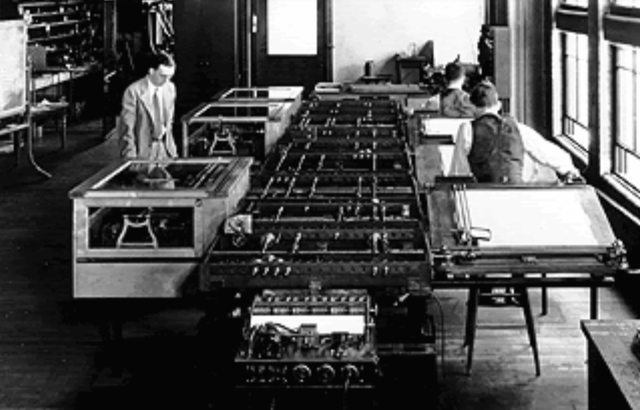 1931 Máquina de Vannevar Bush.
