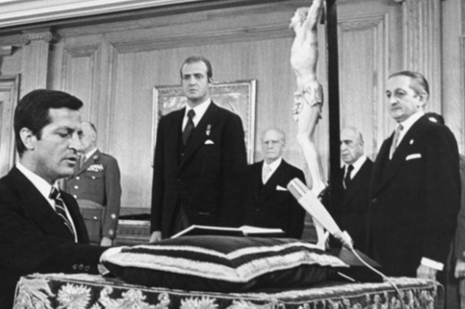 Adolfo Suarez és president anomenat pel rei.