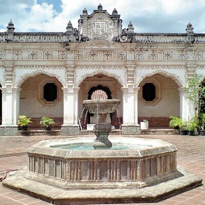 Timeline: HISTORIA UNIVERSIDAD DE SAN CARLOS DE GUATEMALA Y FACULTAD DE CIENCIAS MÉDICAS