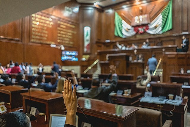 Se presenta la primera iniciativa de ley en materia de datos personales