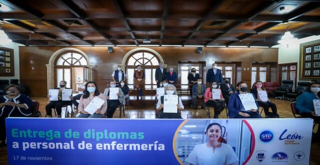 My mother gets her diploma