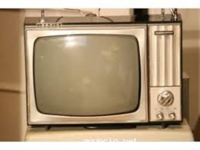 APARICIÓN DE LA TELEVISIÓN
