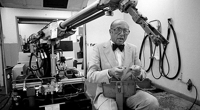 EL PRIMER ROBOT CREADO EN LA HISTORIA