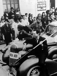 La universidad recupera su autonomía.