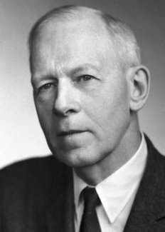 R.S. Mulliken introdujo el concepto de orbital como una región por la cual circulan los electrones en una molécula