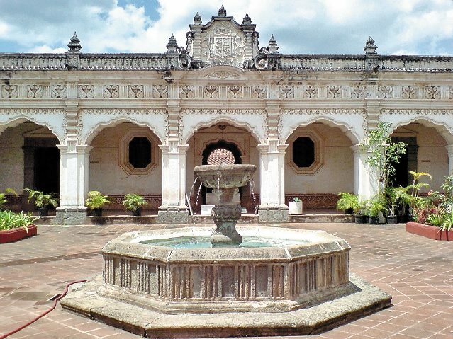La Universidad abre sus puertas