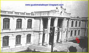 Fundación de primera escuela normal de medicina