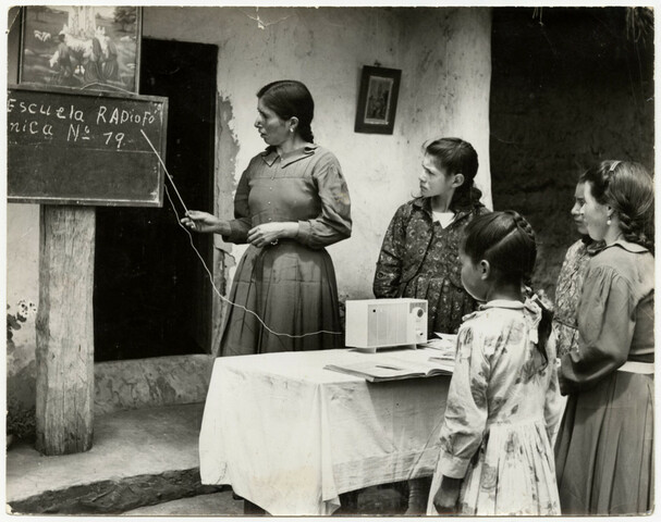 Escuelas Radiofónicas