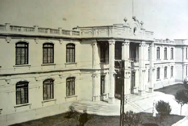 La Facultad de Ciencias Médicas es trasladada a su primer edificio