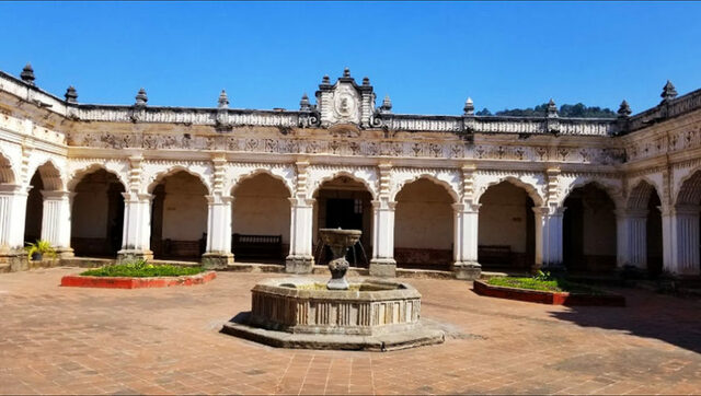 Cédula Real. Fundación