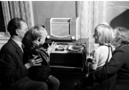 NRK-monopolet ble oppløst