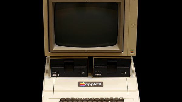 COMPUTADORA PERSONAL A COLOR