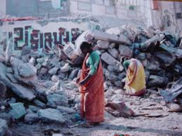 20,00 people are killed in 7.9 earthquake.