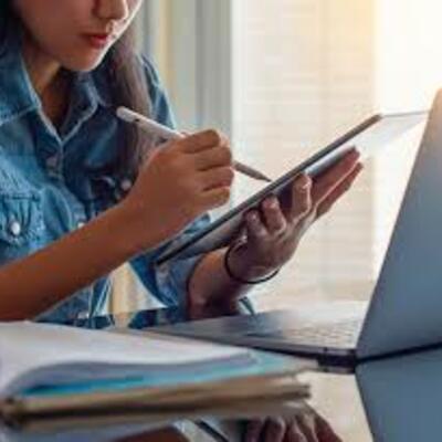 Timeline: La Educación a Distancia