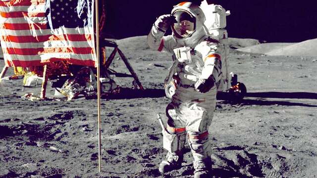 1. mann på månen