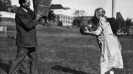 Timeline: ORÍGENES Y  ÉPOCA  MODERNA DEL BALONCESTO