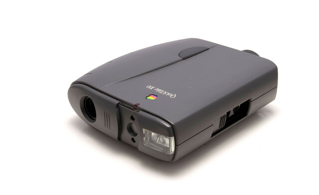 "Apple Quicktake 100"