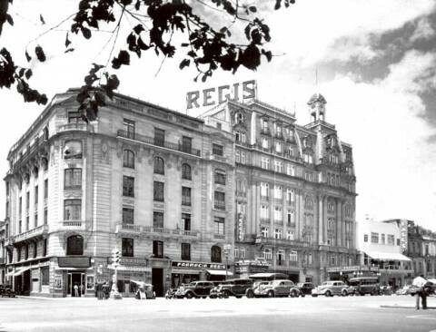 En el Distrito Federal abre el “Hotel Regis”.