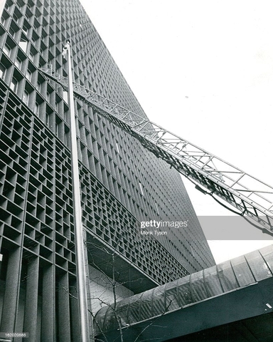 A partir de los años 60s, fueron frecuentes las fusiones, adquisiciones y otras formas de alianza comercial como dinámica comercial del negocio hotelero a escala internacional es un aspecto relevante de su evolución.