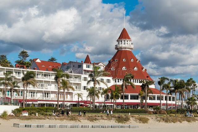 SE CONSTRUYE EL "DEL CORONADO"