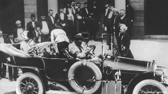 Asesinato del archiduque austrohúngaro Francisco Fernando, en Sarajevo.