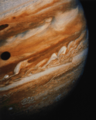 Creuament i descobriment a Júpiter