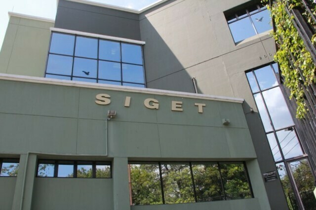 Se privatizan las telecomunicaciones y se crea SIGET