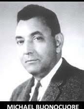 Michael Buonocore descubre el uso del acido fosfórico para incrementar la adhesión de la resina al esmalte