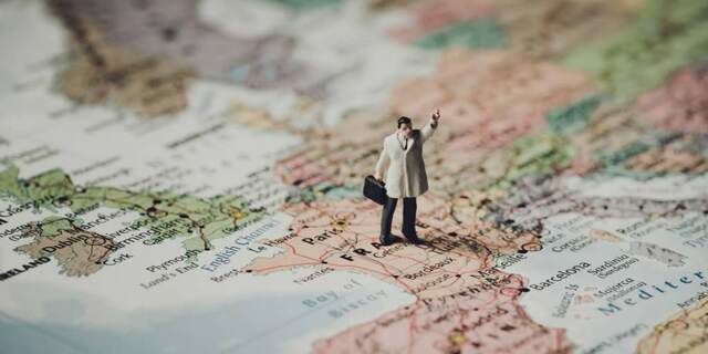 Hitler amorce un plan d'expansion du territoire allemand.