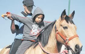 HIPOTERAPIA O EQUINOTERAPIA (450 AC)
