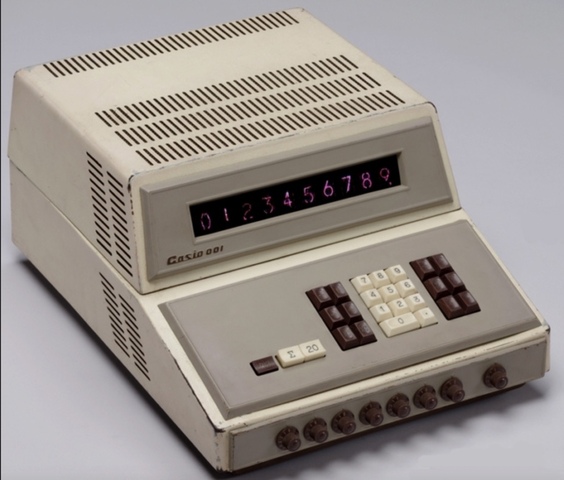 Casio presentó la primera calculadora con memoria