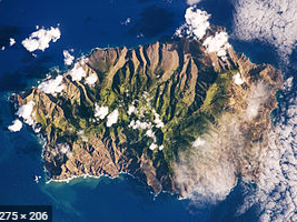 Arribada a l'illa de Santa Elena.