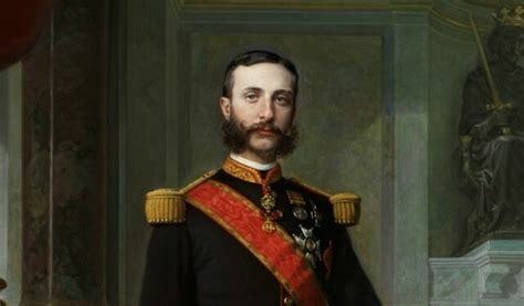 Alfonso XII se casa con María de las Mercedes de Orleans, que fallece meses más tarde