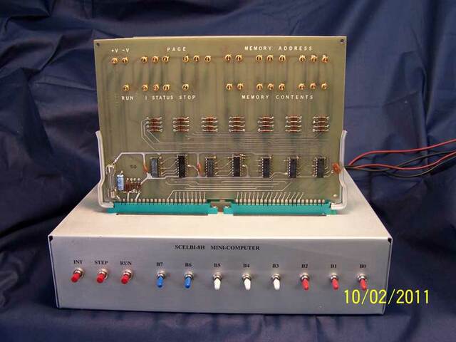 8H Computer by Slecbi