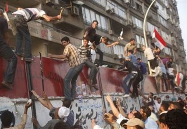 In a show of strength, tens of thousands of protesters gather at Tahrir Square to send a message to Mubarak that he should just “leave”.